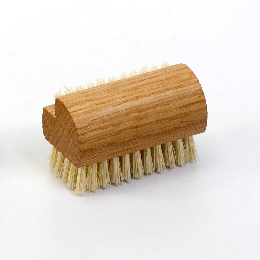 Fendrihan Oak Wood Nail Brush with Pure or Tampico Bristles - Made in Germany Nail Brush Fendrihan 