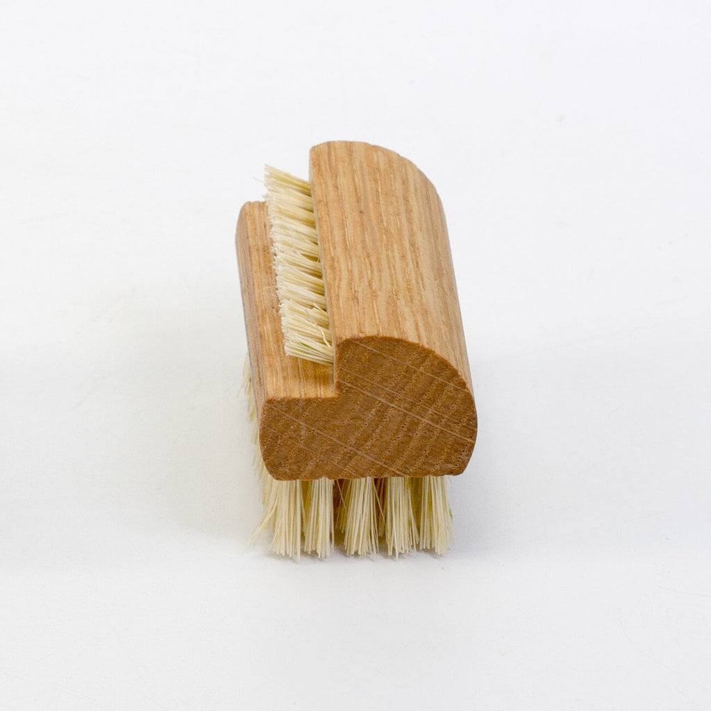 Fendrihan Oak Wood Nail Brush with Pure or Tampico Bristles - Made in Germany Nail Brush Fendrihan 